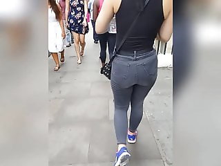 Tight Jeans UK skank (peachy ass) LONDON UK