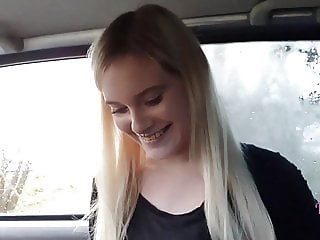 Cute Little Teen Fuck in The Car and Get a Creampie