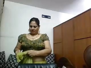 Webcam Aunty Changing